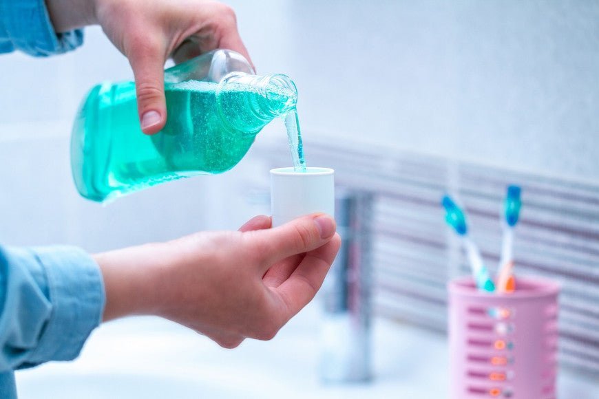 Quel est l'utilité d'un désinfectant buccal ? - Y-Brush