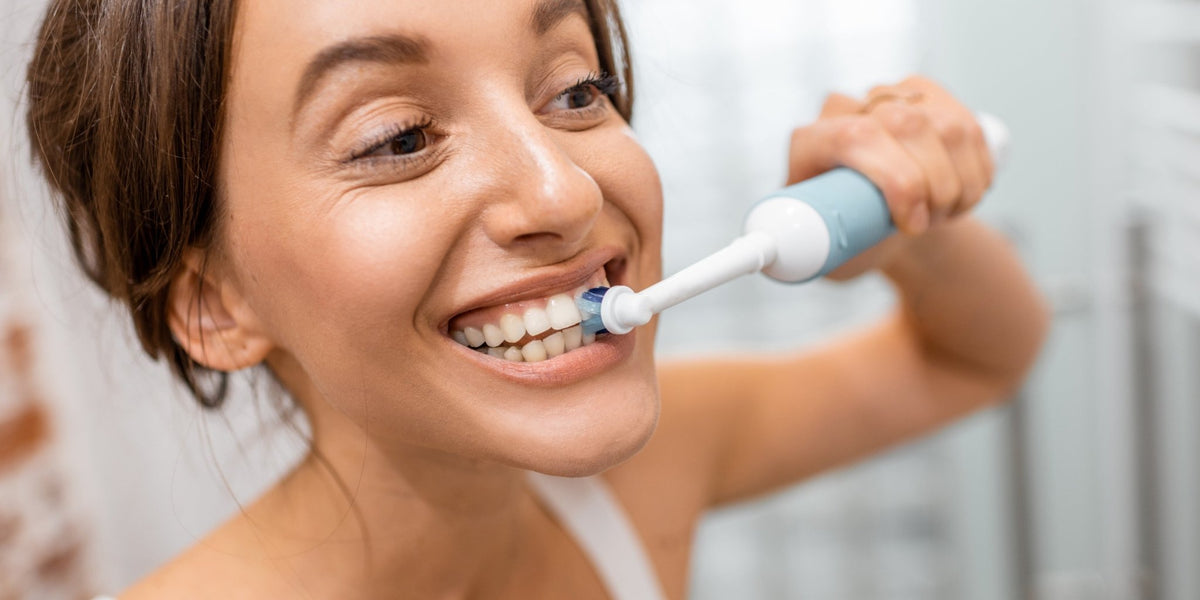 Pourquoi Choisir une Brosse à Dents Électrique Sonique ? - Y-Brush
