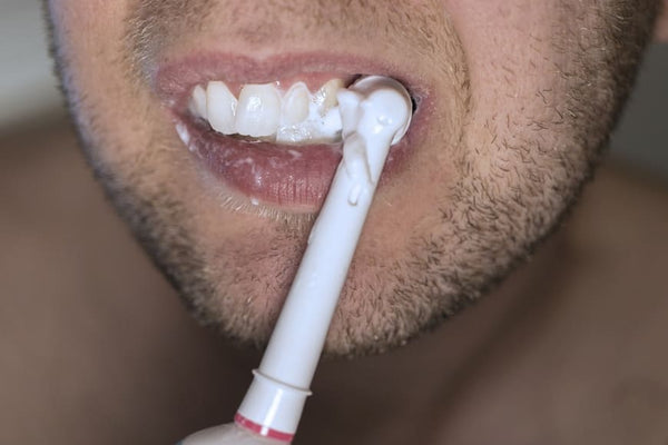 Les différents atouts de la brosse à dents à ultrasons - Y-Brush