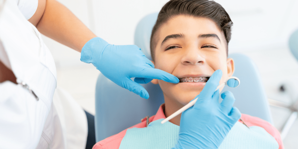 Hygiène dentaire pour les ados : quels outils pour des résultats visibles ? - Y-Brush
