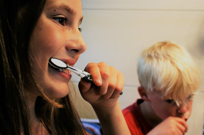 Your child refuses to brush his teeth, what can you do ?