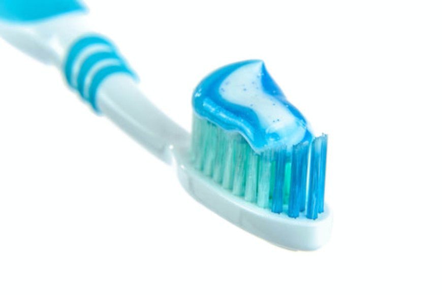 Le meilleur dentifrice : 4 critères de sélection - Y-Brush