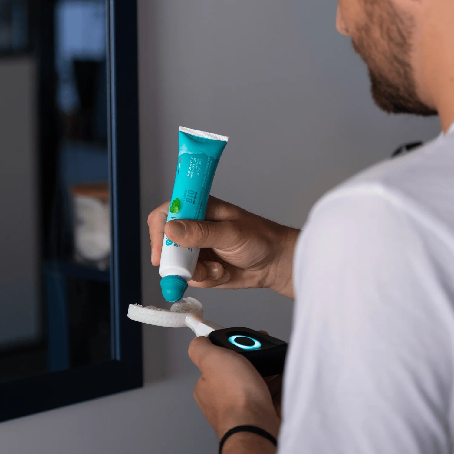 Le pouvoir du dentifrice au-delà du brossage : usages alternatifs et efficaces - Y-Brush