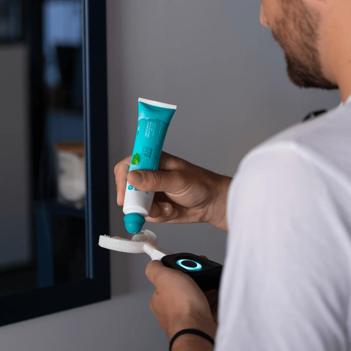 Comment choisir le dentifrice adapté à vos besoins : guide pratique - Y-Brush
