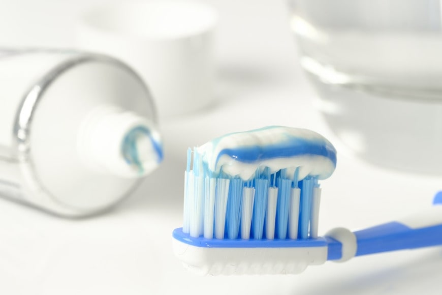 Quel dentifrice prendre en pharmacie ? - Y-Brush