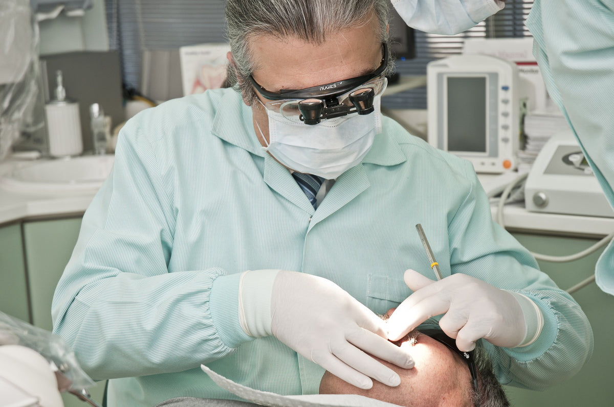 Les avantages du nettoyage dentaire chez le dentiste - Y-Brush