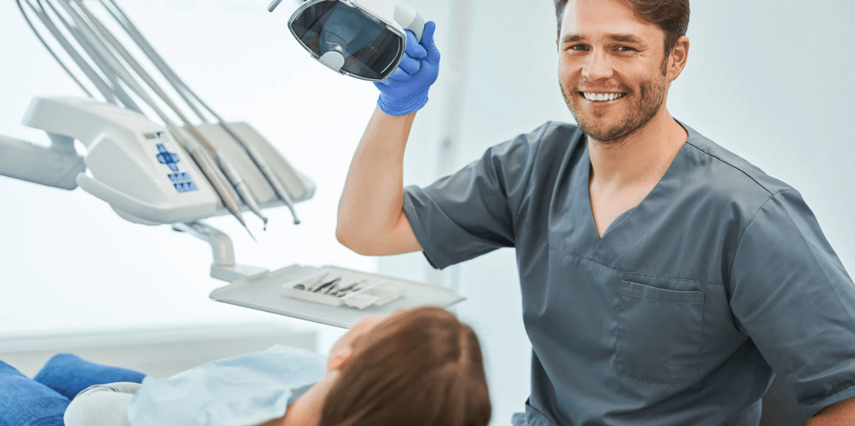 Les recommandations des dentistes sur l'utilisation des brosses à dents électriques - Y-Brush
