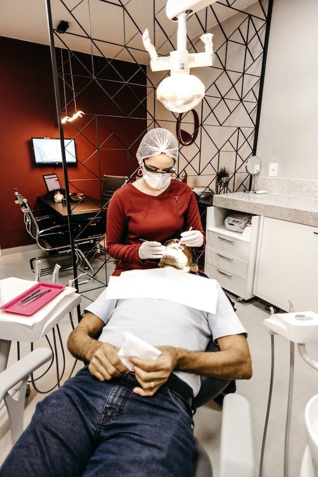 Comment survivre à l'extraction des dents de sagesse ? - Y-Brush