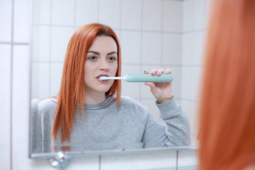Quelle durée pour un bon brossage des dents ? - Y-Brush