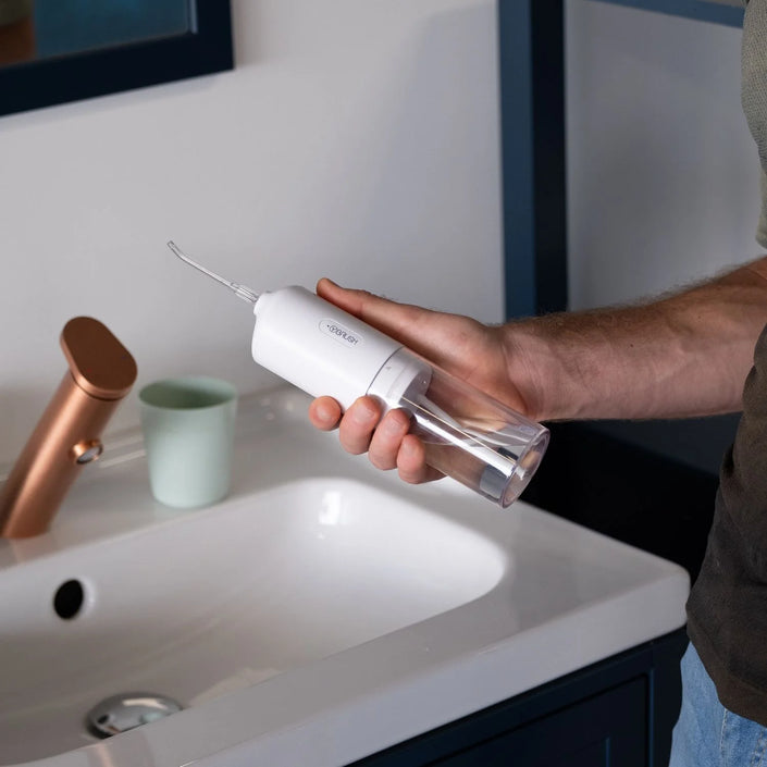 Pourquoi utiliser un jet dentaire ? - Y-Brush