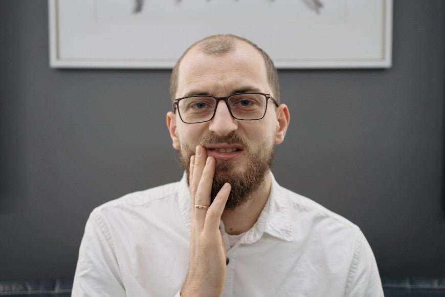 mal à une dent : symptômes et solutions - Y-Brush