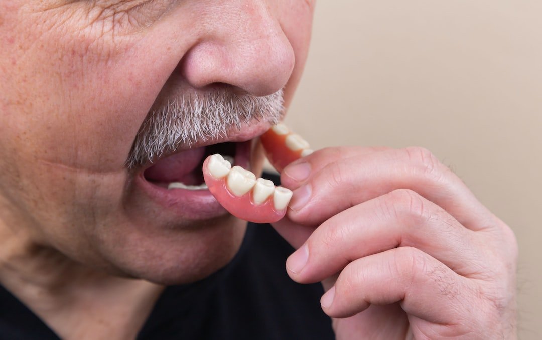 Comment choisir la meilleure brosse à dents électrique pour des dents impeccables - Y-Brush