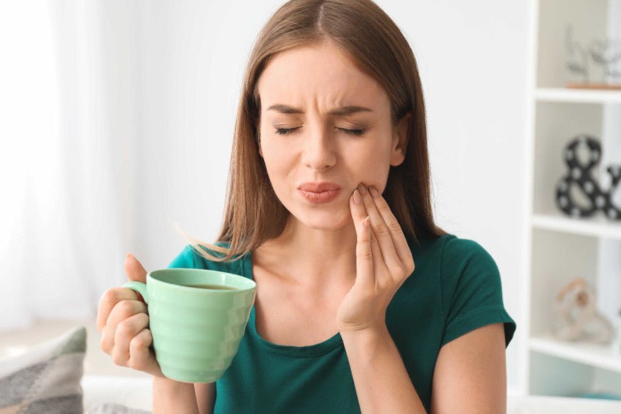 Dents sensibles au sucre sans caries - Y-Brush