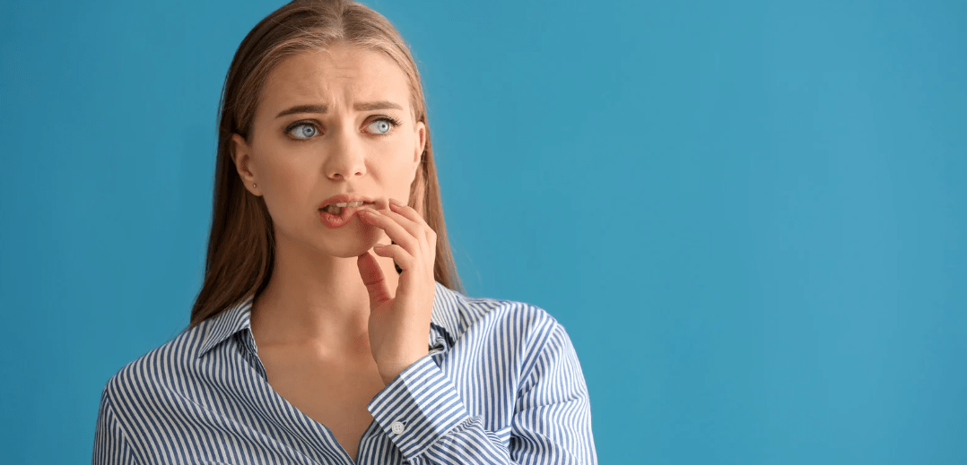 Top 10 des pires erreurs qu’on fait tous en se brossant les dents (et comment les éviter) - Y-Brush