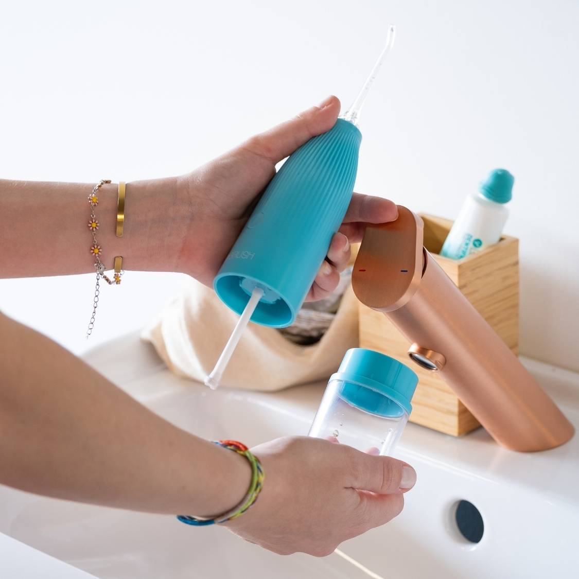 Jet dentaire Hydro-Go avec gratte langue - Y-Brush